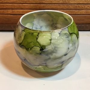 Decorative glass bowl, unmarked